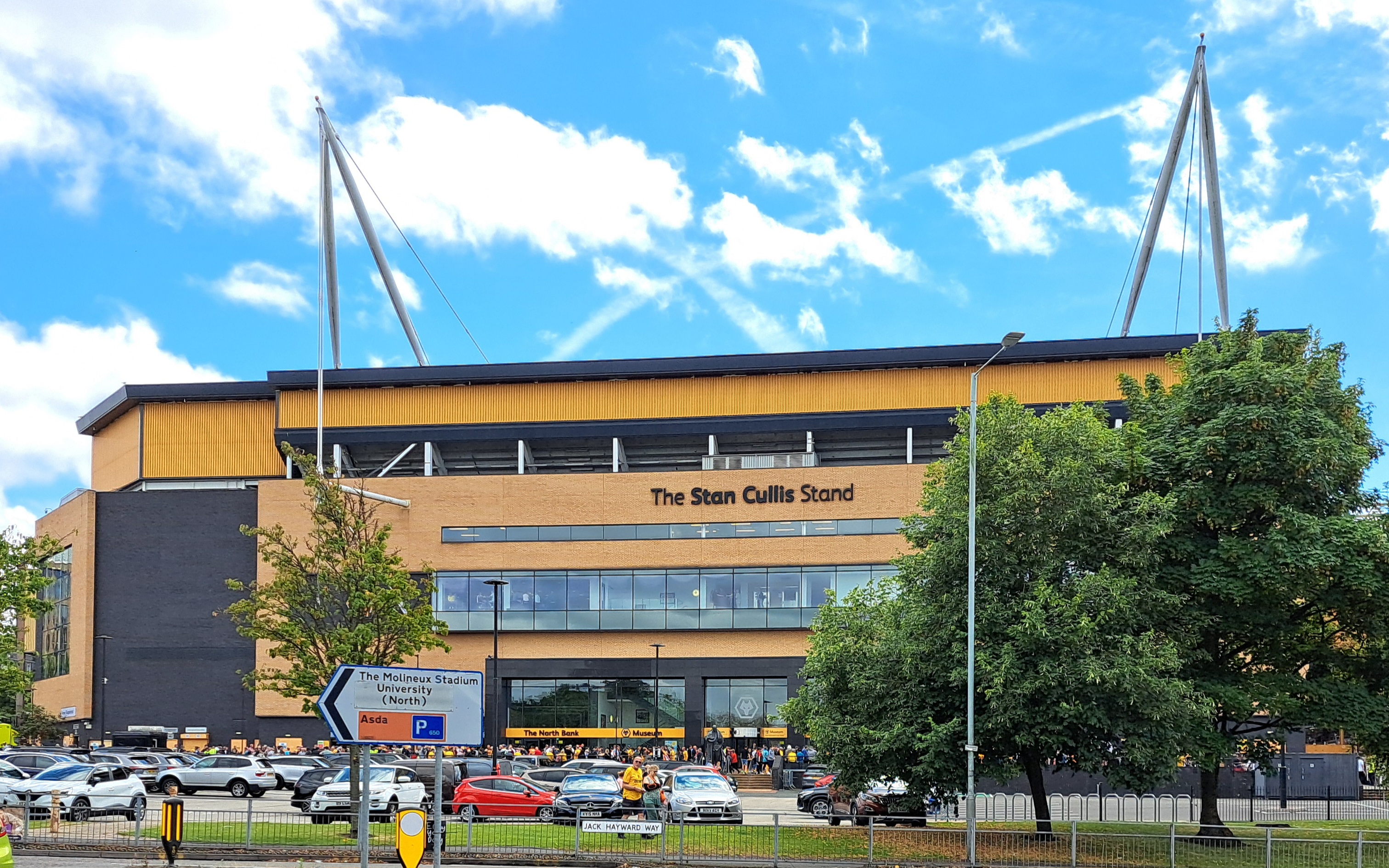 Sunshine Feeling at Wolves – payonthegate